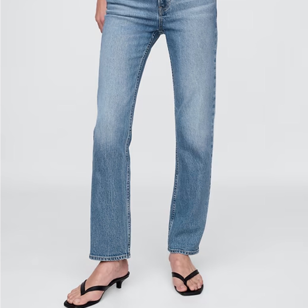 GAP vintage slim high rise jeans in medium indigo.   Size 8S.